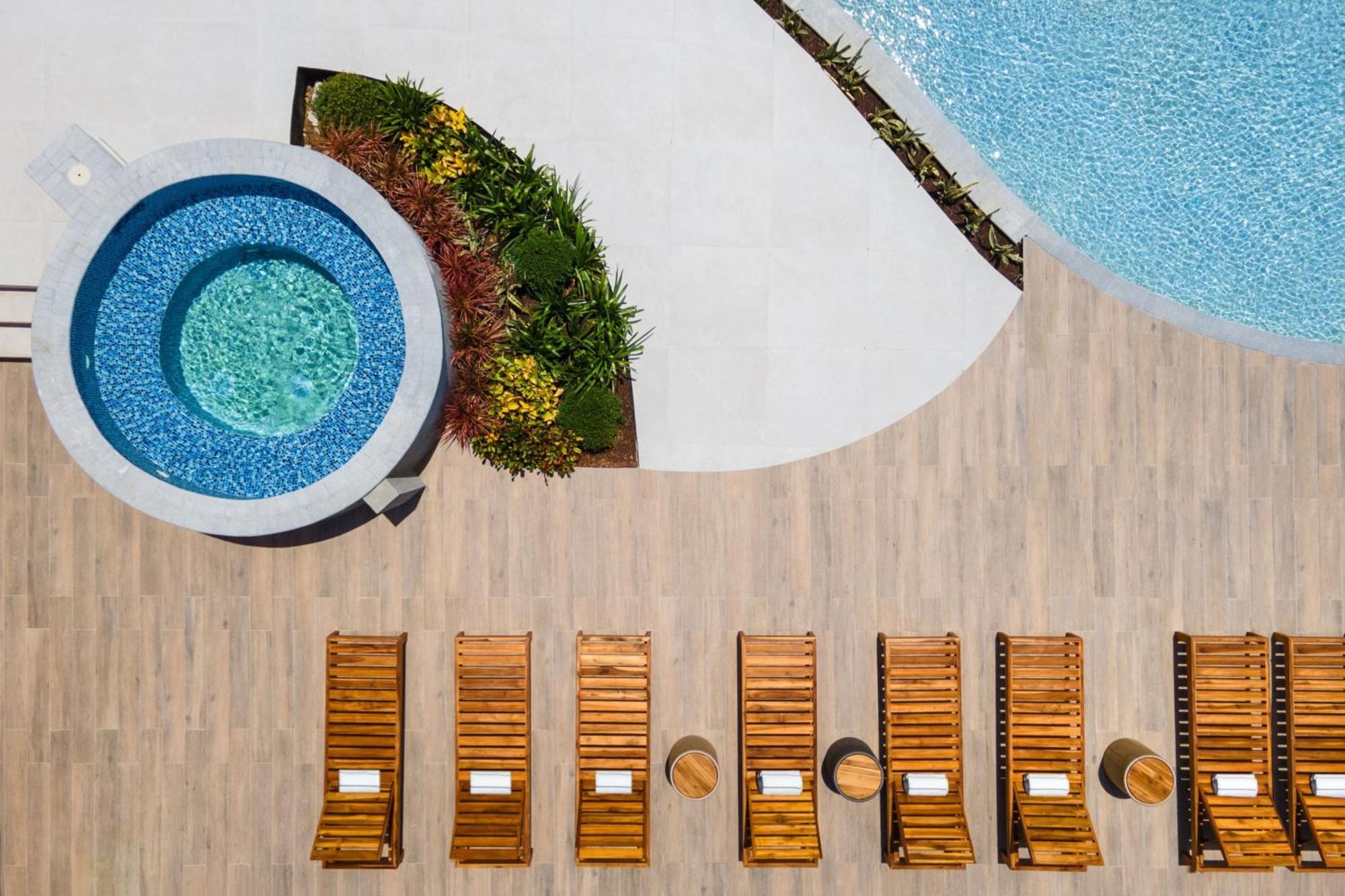Courtyard By Marriott Curacao Hotel Willemstad Exterior photo